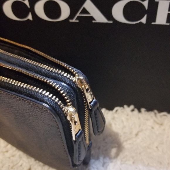 Coach Wallet - Picture 3 of 11